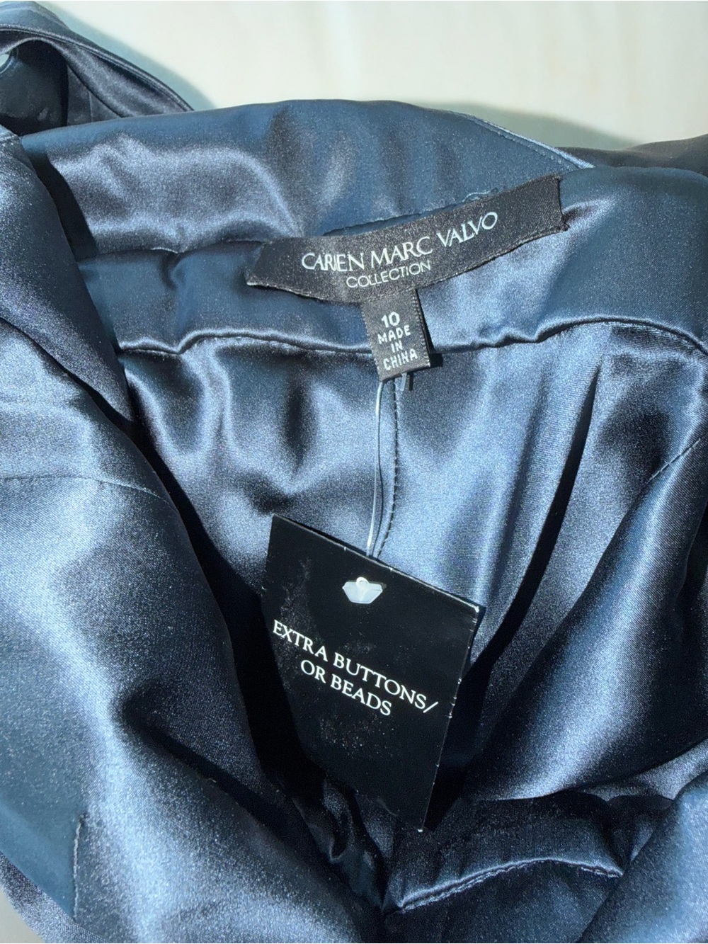 Carmen Marc Valvo Elegant Ocean Blue Satin Evening Gown with Appliques - Picture 6 of 7